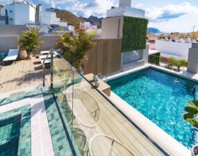 Hotel con piscina y jacuzzi en Santa Cruz de Tenerife